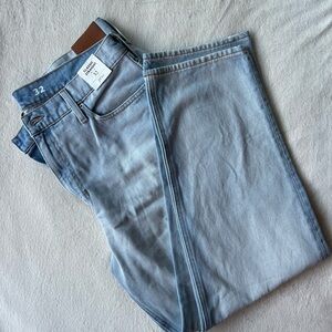 NWT J. Crew Women’s Classic Straight Light Wash Jeans